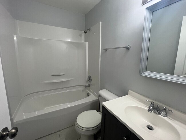 Building Photo - 2026-2028 Lindbergh