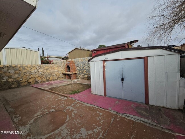 Building Photo - 846 El Arco Dr