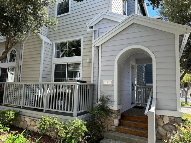 Building Photo - 1 Passage Ln