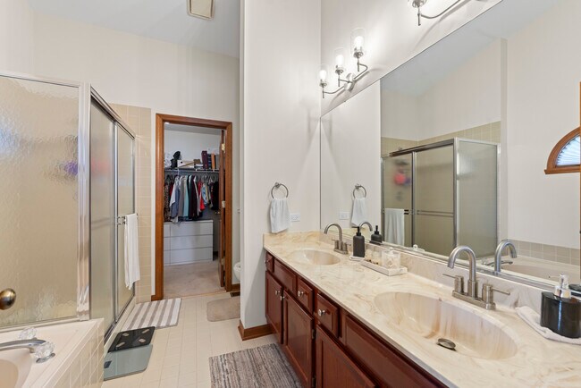 Building Photo - 707 Republic Ct