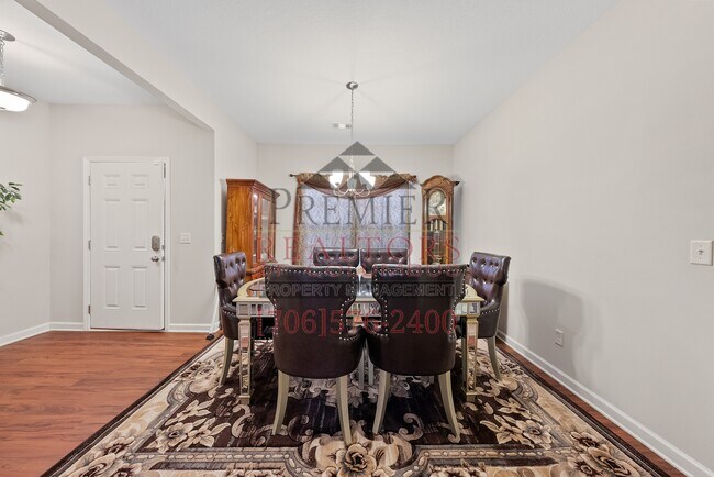 Building Photo - 5116 Magazine Ln