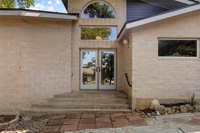 Primary Photo - 2101 Mimosa Dr