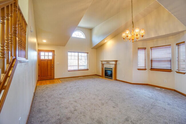Building Photo - BEAUTIFUL FOUR BEDROOM IN CAMAS