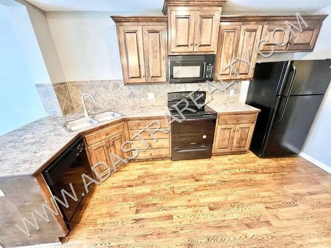 Building Photo - Beautiful Olathe Townhome-Available NOW!!!