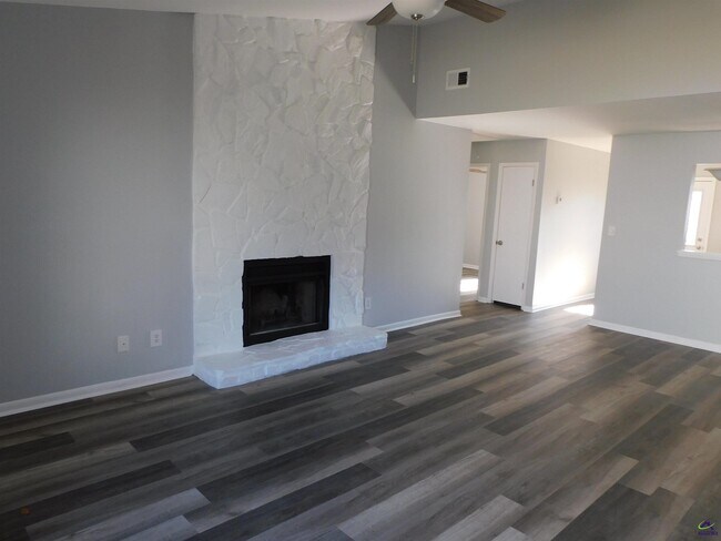 Building Photo - 204 Tallulah Trail