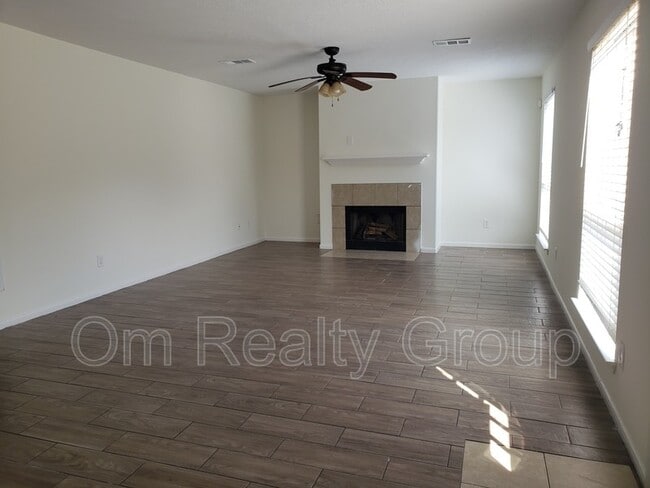 Building Photo - 6655 Stonefort Ct