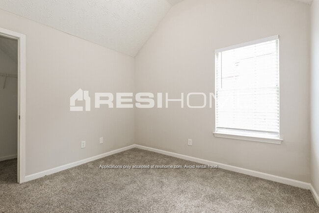 Building Photo - 1430 Camelia St