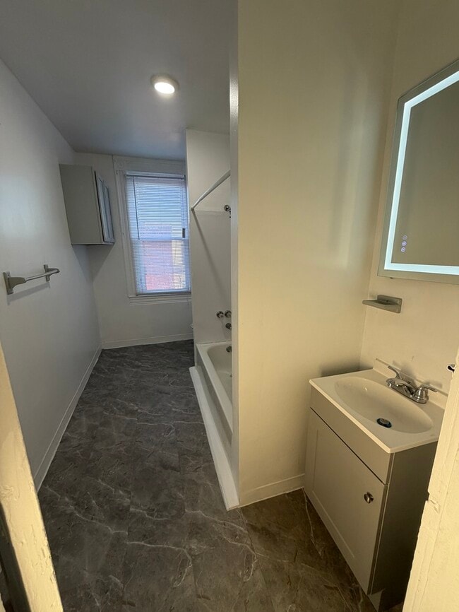 Building Photo - 2 Bedroom Penthouse