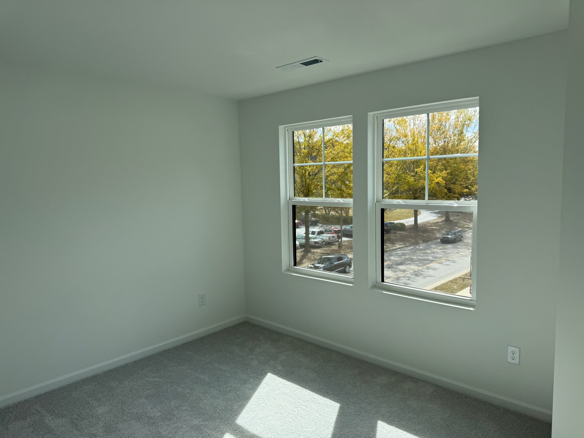 Building Photo - Room in Townhome on Crescent Townes Wy