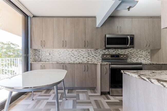 Building Photo - 290 174th St St