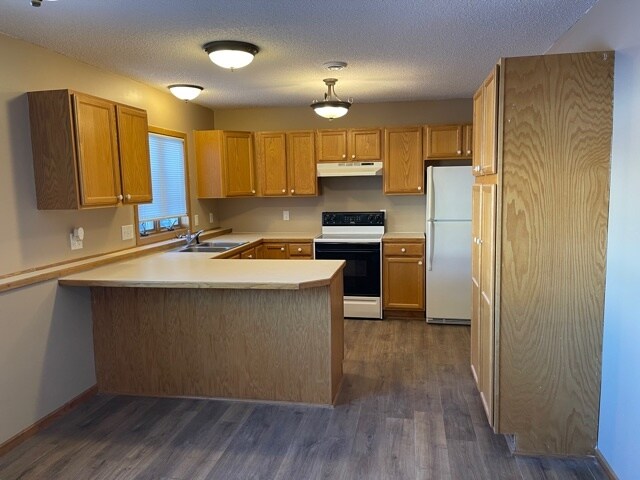 Building Photo - 413 Lilac Ln