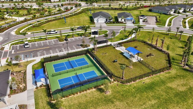 Building Photo - Luxurious Living: Spacious 5-Bedroom Home with Scenic Views in Port Saint Lucie!