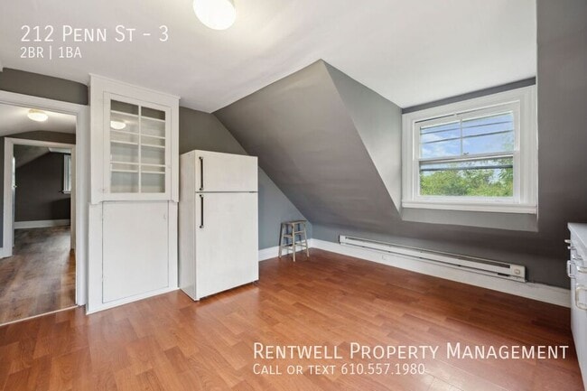 Building Photo - 2 Bedroom - 1 Bath Apartment located Ridle...