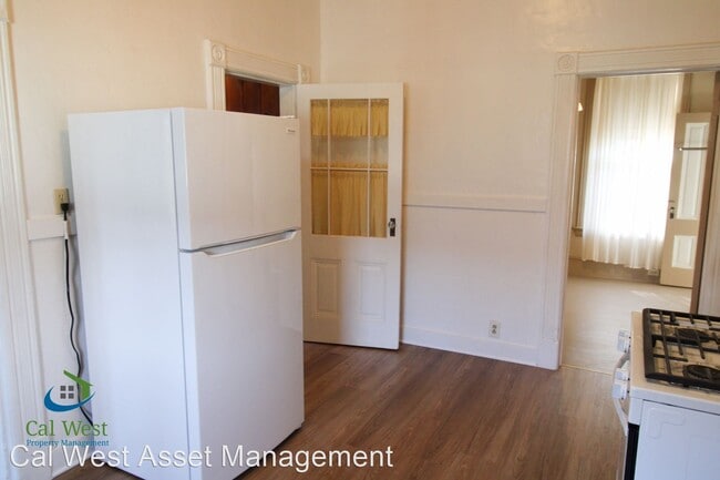 Building Photo - 3 br, 1 bath House - 930 W Taylor St