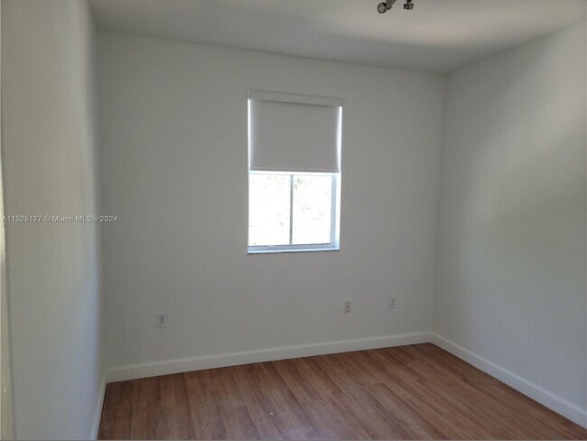 Building Photo - 7831 NW 107th Ct