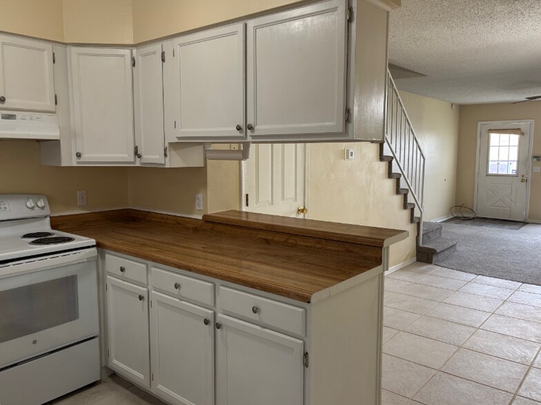 Building Photo - 4148 Charleston Dr
