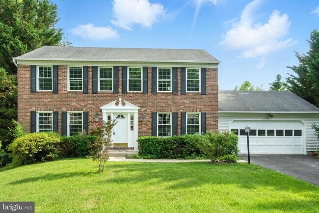 Building Photo - 4739 Bates Dr