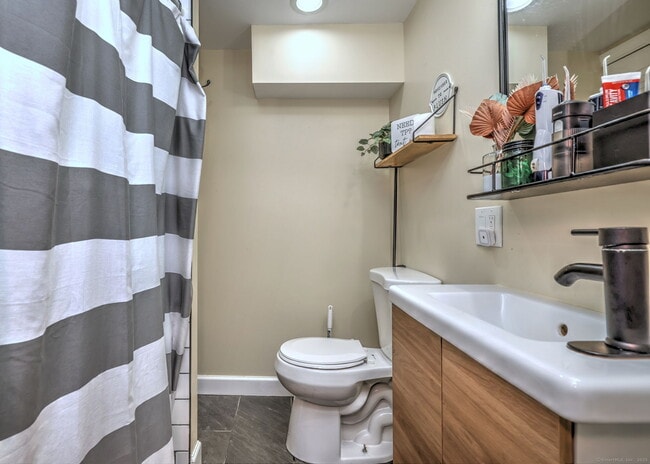 Building Photo - 28 Edgewood Ave