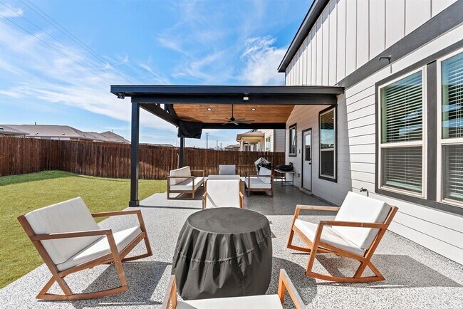 Building Photo - 324 Black Alder St