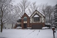 Building Photo - 40 Vassar Dr