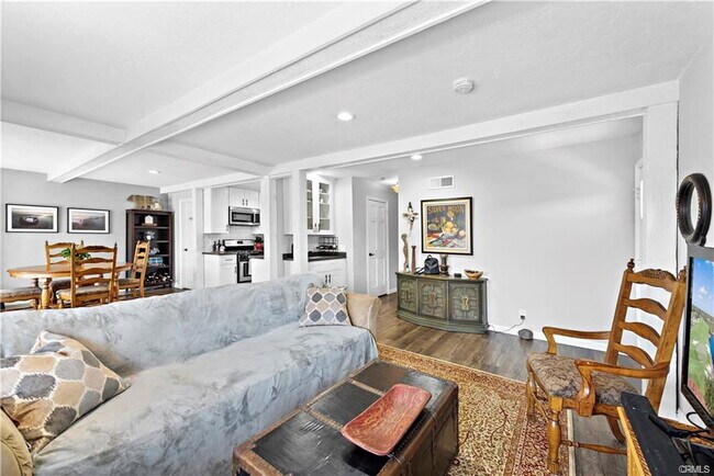 Building Photo - 23078 Vía Cereza