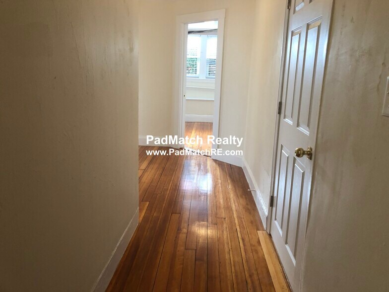 Building Photo - 7 Mount Hood Rd