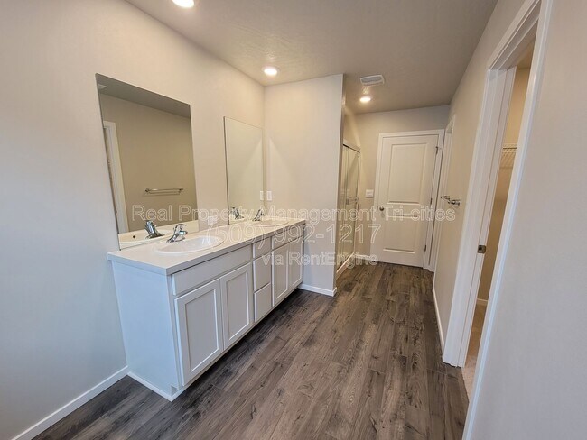 Building Photo - 7752 Ranchland Ln