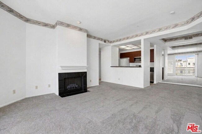 Building Photo - 3561 Clarington Ave