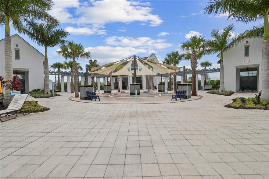 Building Photo - 15406 Goldfinch Cir
