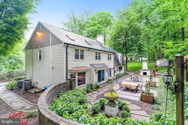 Building Photo - 7845 Old Dominion Dr