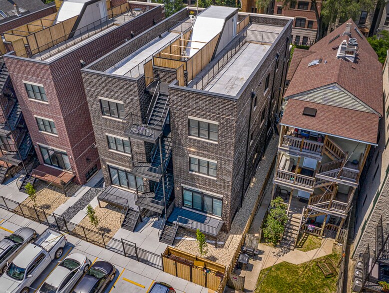 Building Photo - 3347 N Kenmore Ave