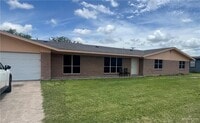 Building Photo - 805 W Schunior St