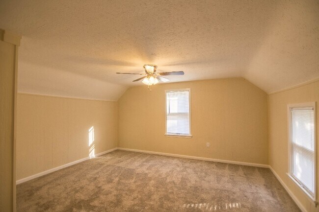 Building Photo - 37355 2nd St