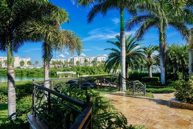 Building Photo - 1363 Oceanview Dr