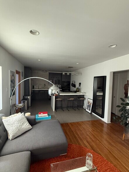 Building Photo - 4919 Klump Ave