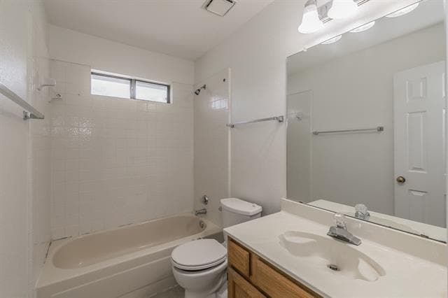 Building Photo - 409 Leisure Ln