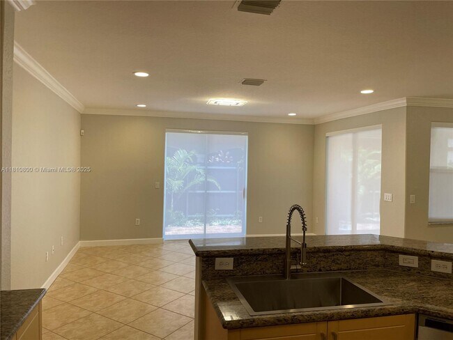 Building Photo - 15431 SW 39th Terrace