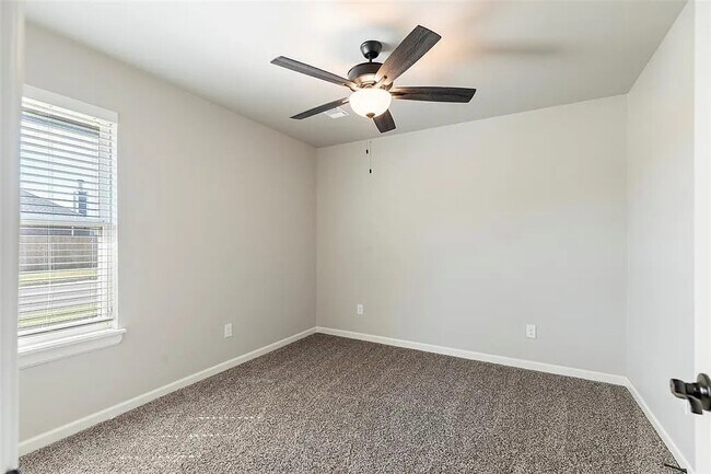 Building Photo - 9101 Poppey Pl