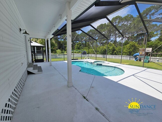 Building Photo - 360 Tradewinds Dr