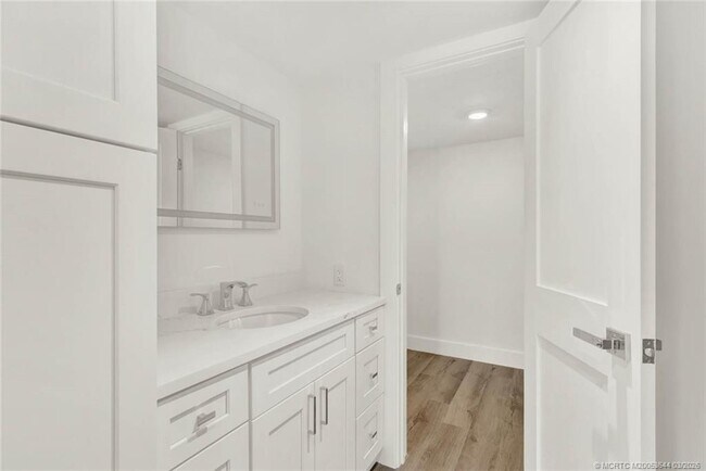 Building Photo - 1950 SW Palm City Rd