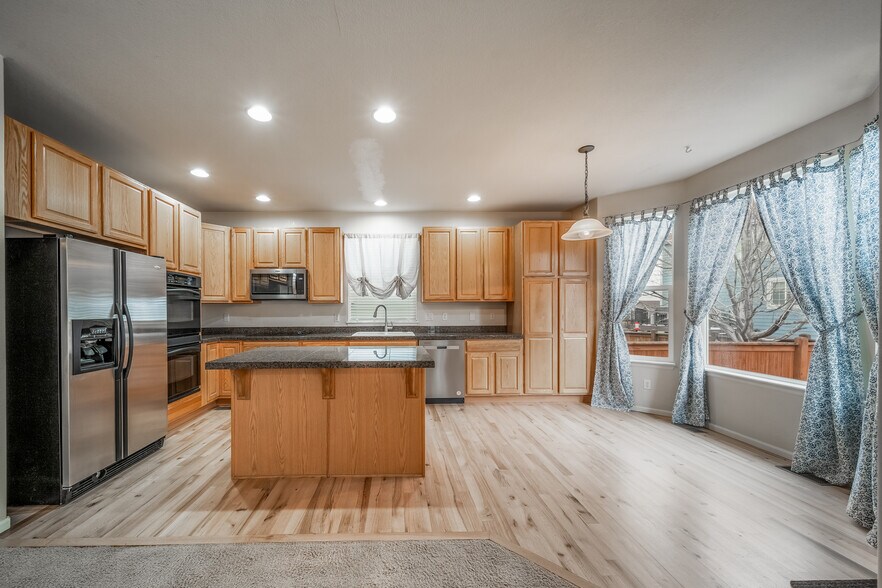 Building Photo - 11598 S Maiden Hair Way