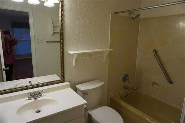 Building Photo - 4216 Loire Dr