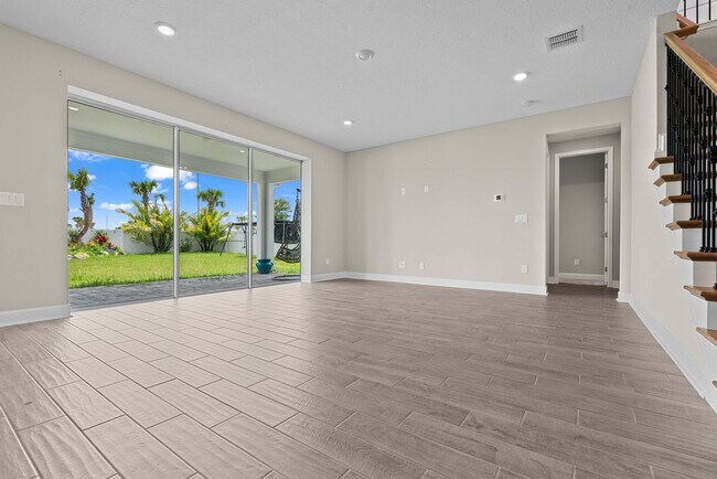Building Photo - Luxury at its Finest, Private Lagoon!