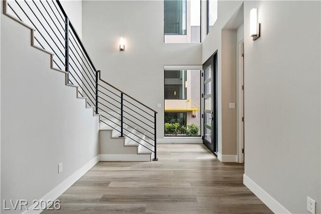 Building Photo - Modern Tri-Story Home in McDonald Highlands