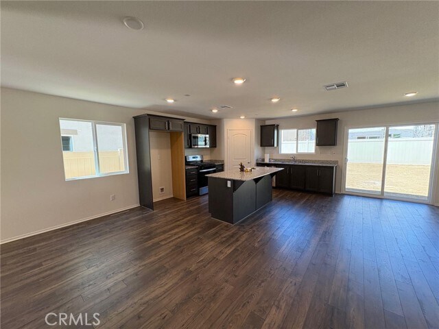 Building Photo - 14053 Shayna St
