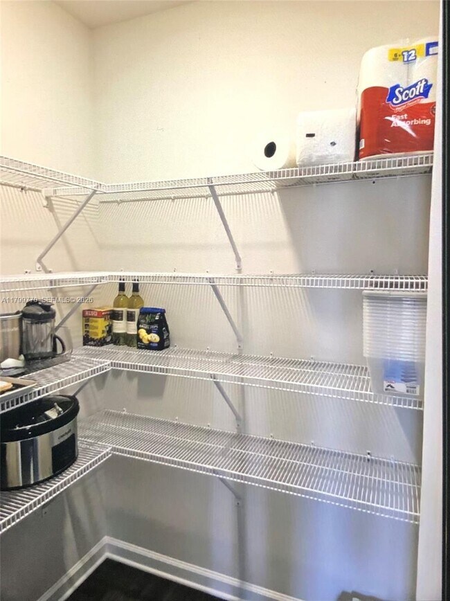 Building Photo - 4961 Sampler Dr