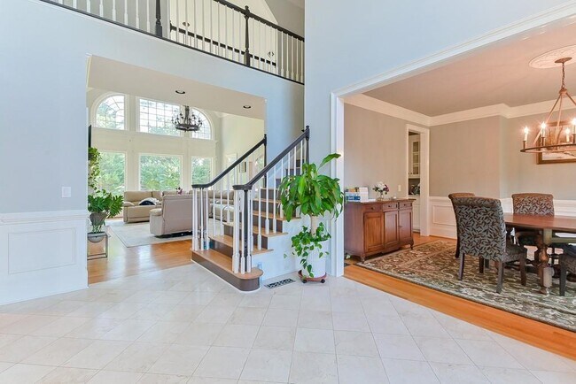 Building Photo - 3030 Sugarloaf Club Dr