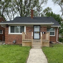 Building Photo - 11728 Minden Ave