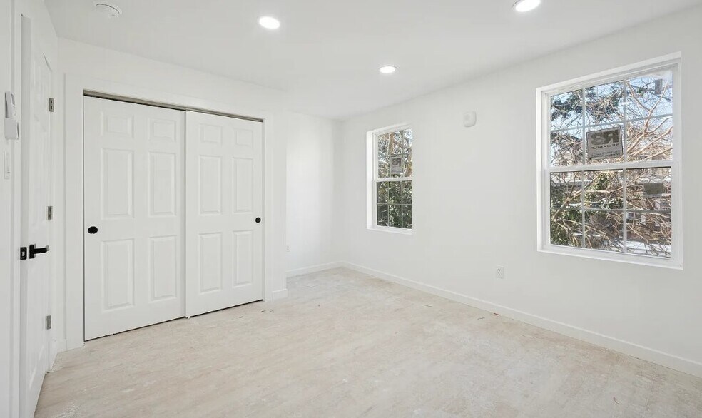 Building Photo - 5530 Boyer St