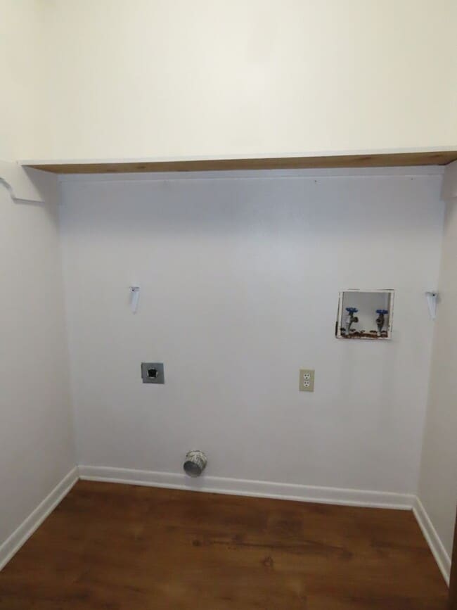 Building Photo - Whitehouse ISD! Spacious 3 Bedroom, 2 Bath...